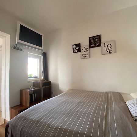 Apartments Hajl Крк Екстер'єр фото