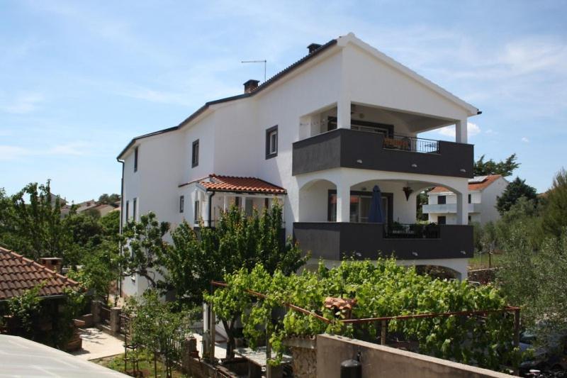 Apartments Hajl Крк Екстер'єр фото
