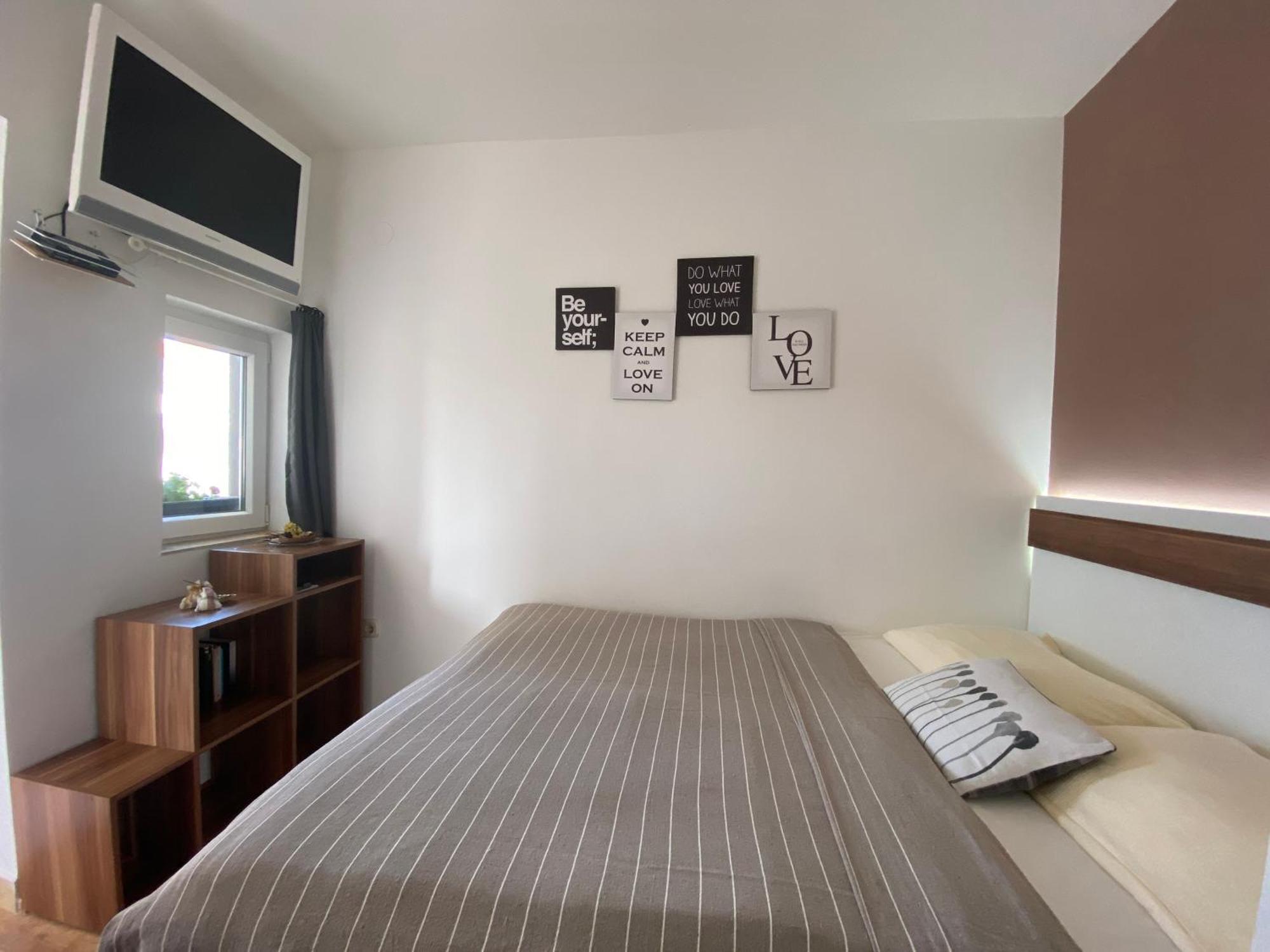 Apartments Hajl Крк Екстер'єр фото