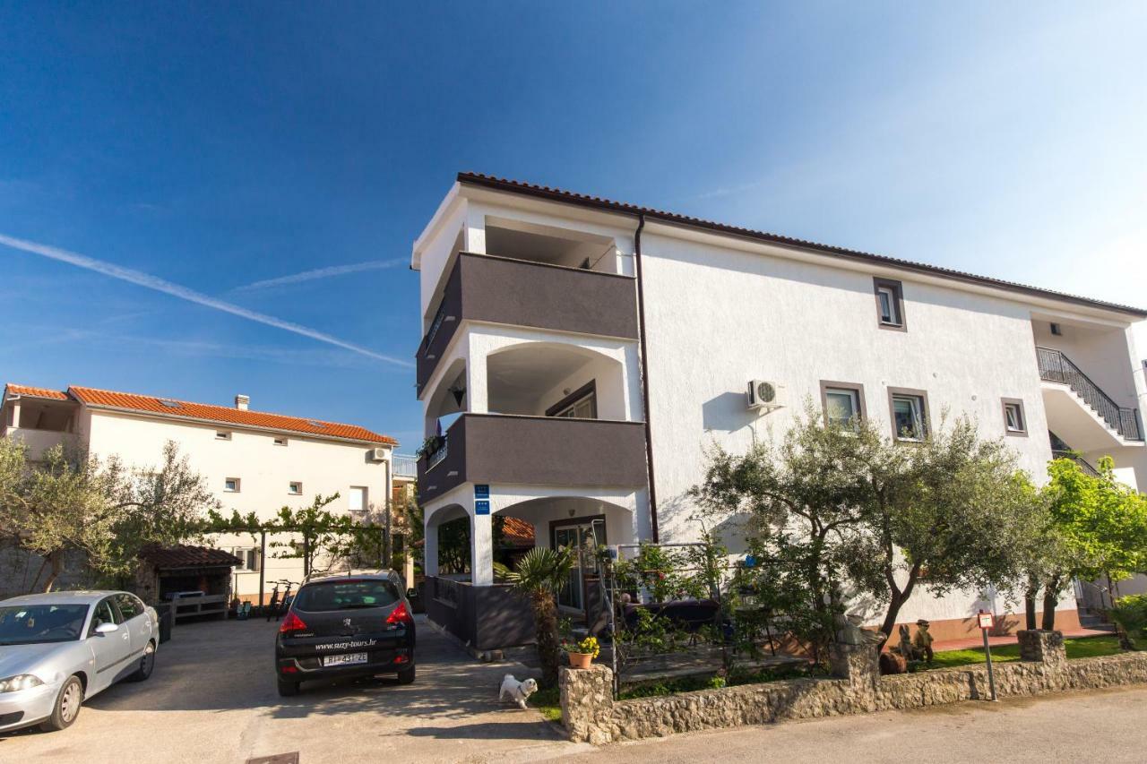 Apartments Hajl Крк Екстер'єр фото